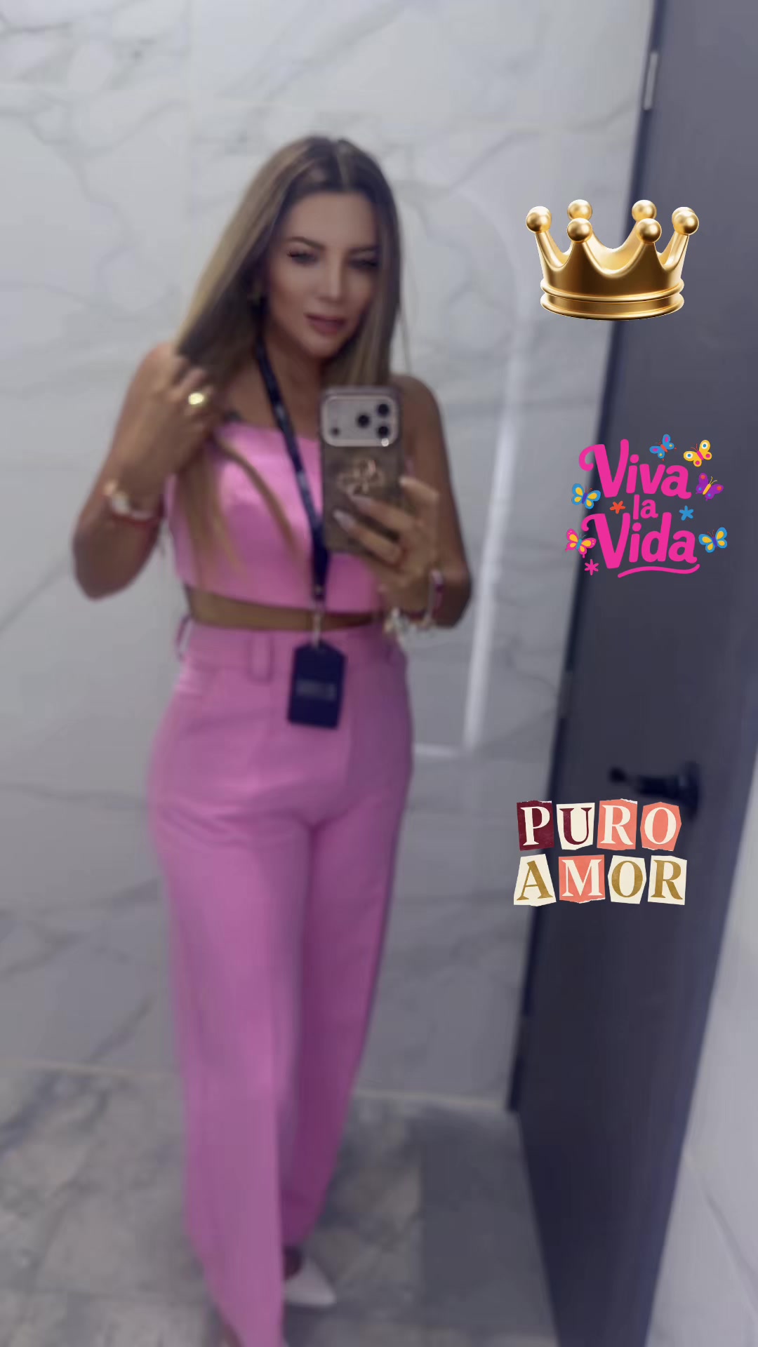 @Anna Karyna
