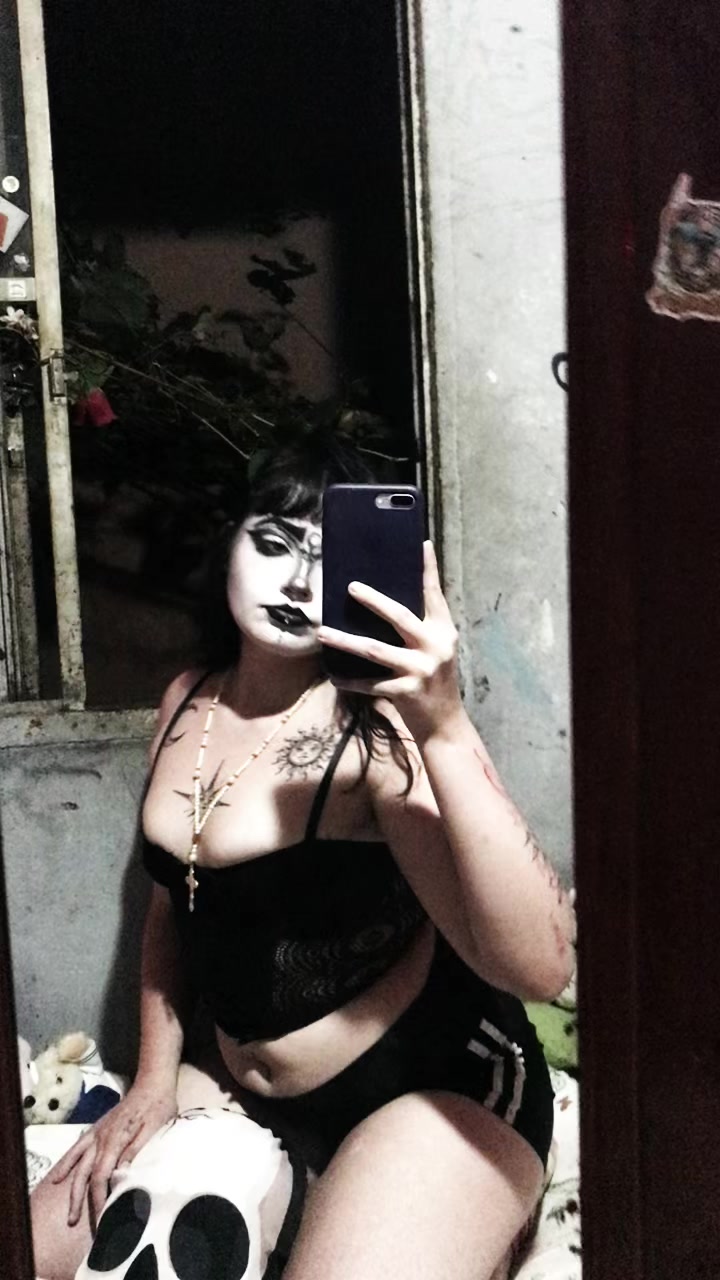 @queslau. ॐ