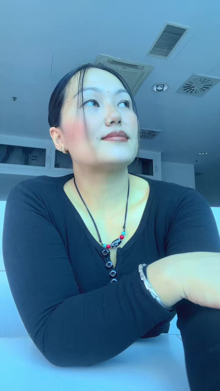 @👑Nabina Tamang 💫🌎