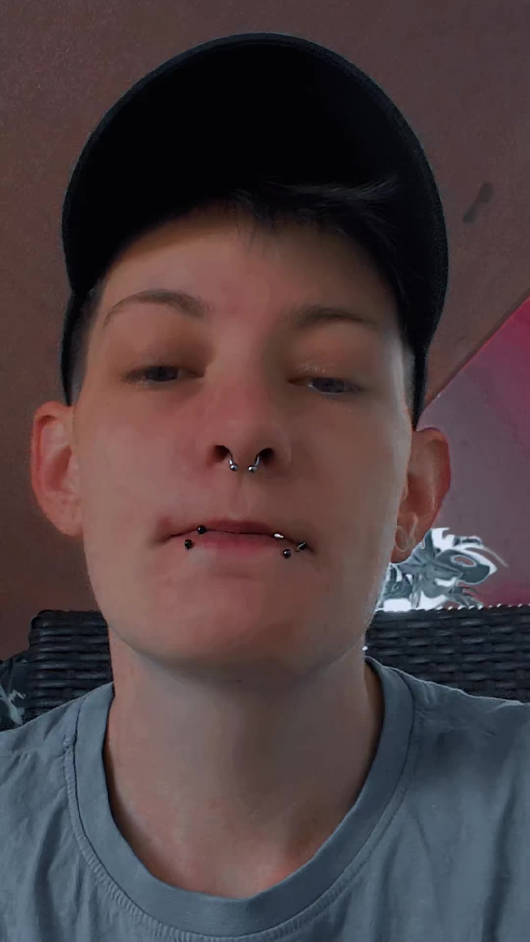 @™