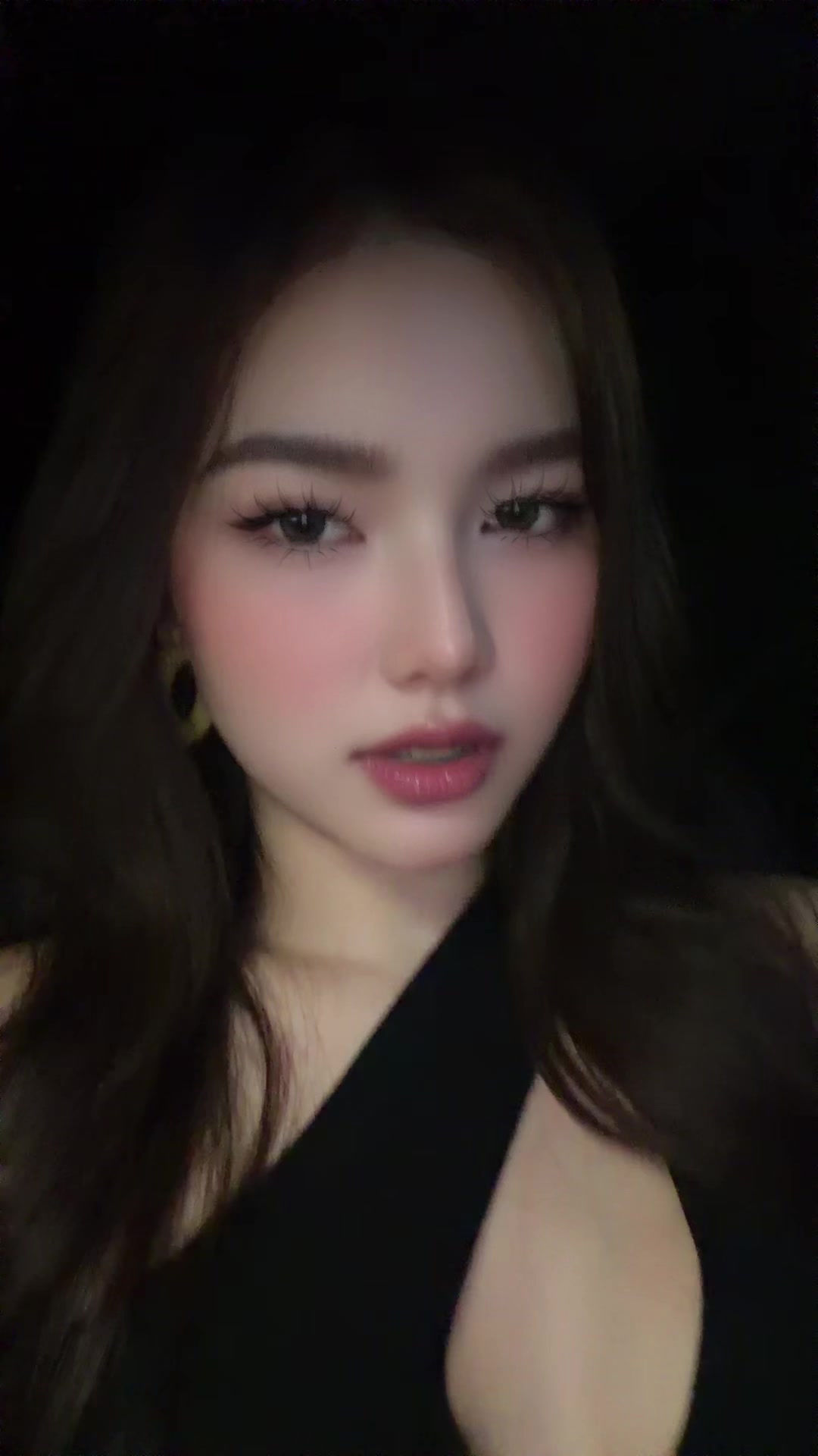 @Ly Monika