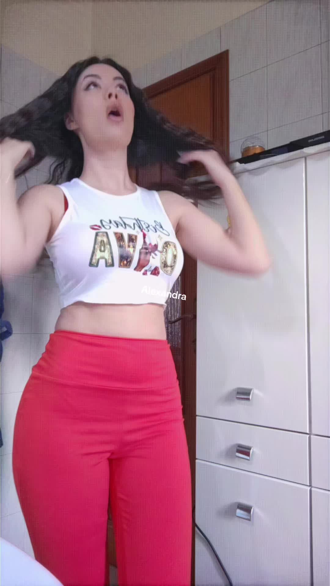@Alexandra Palaghia