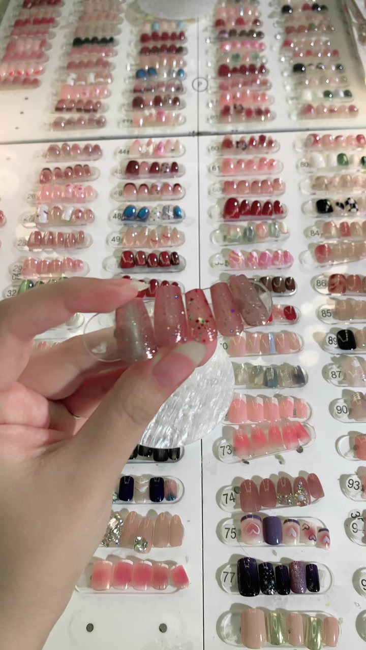 @Molly Nails Ind