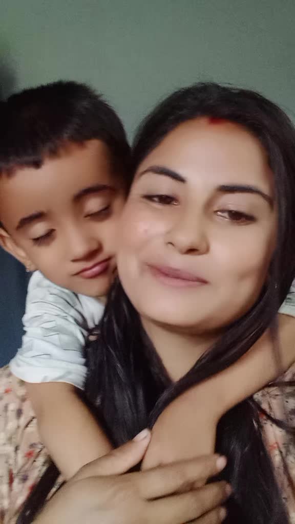 @Naina Kc915