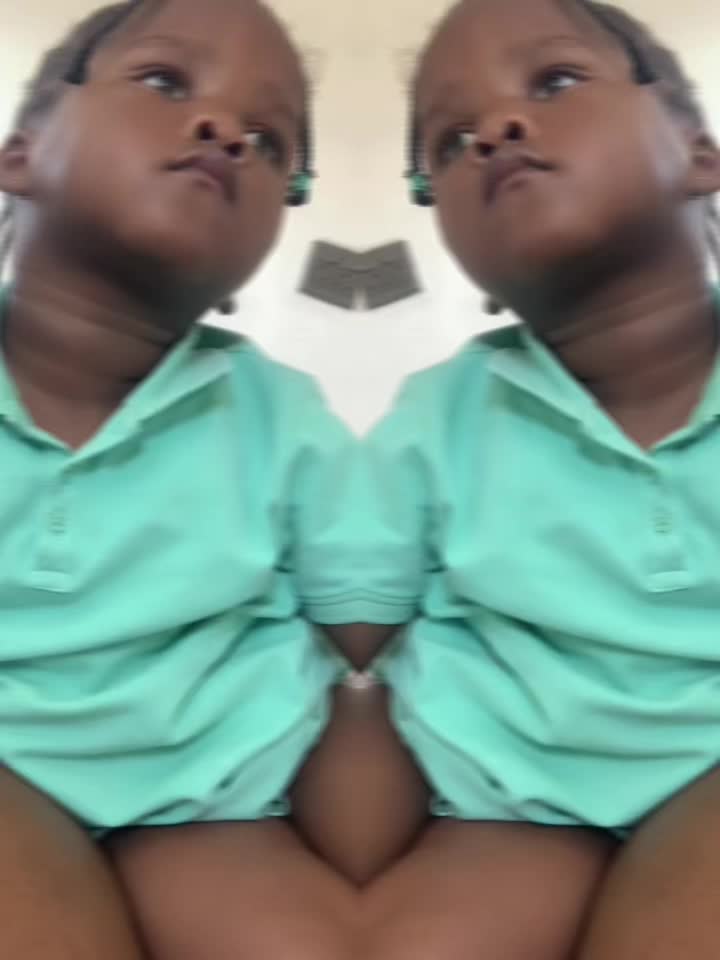 @The_Real_Nelisa