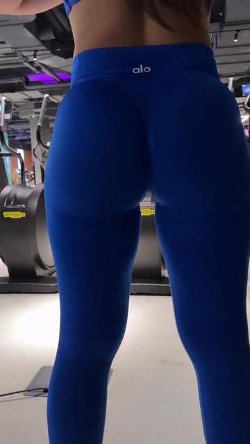 @_leggins69_
