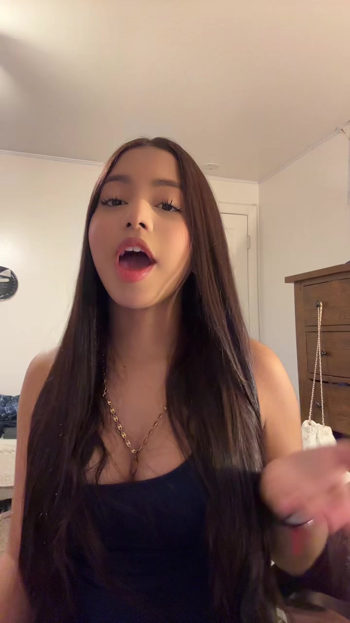 @VALERIA🦦