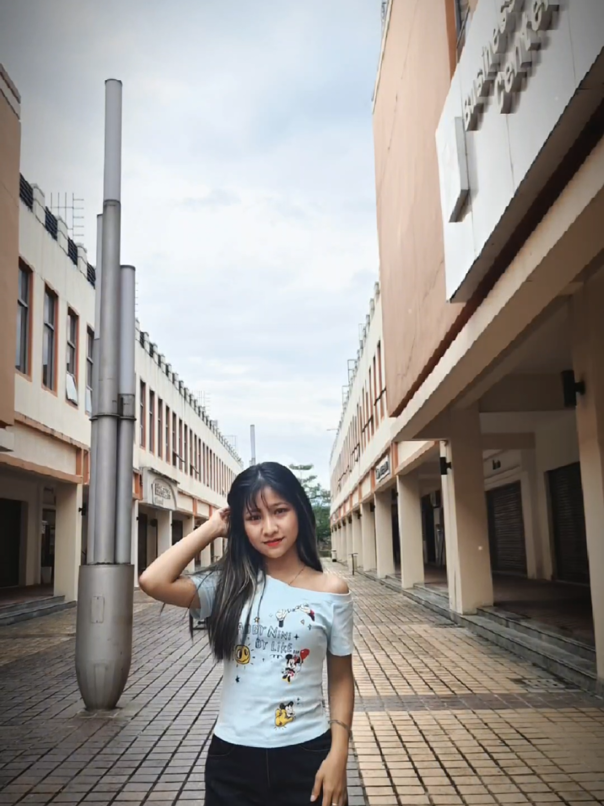 @Phyu 💭🏳️&zwj;🌈