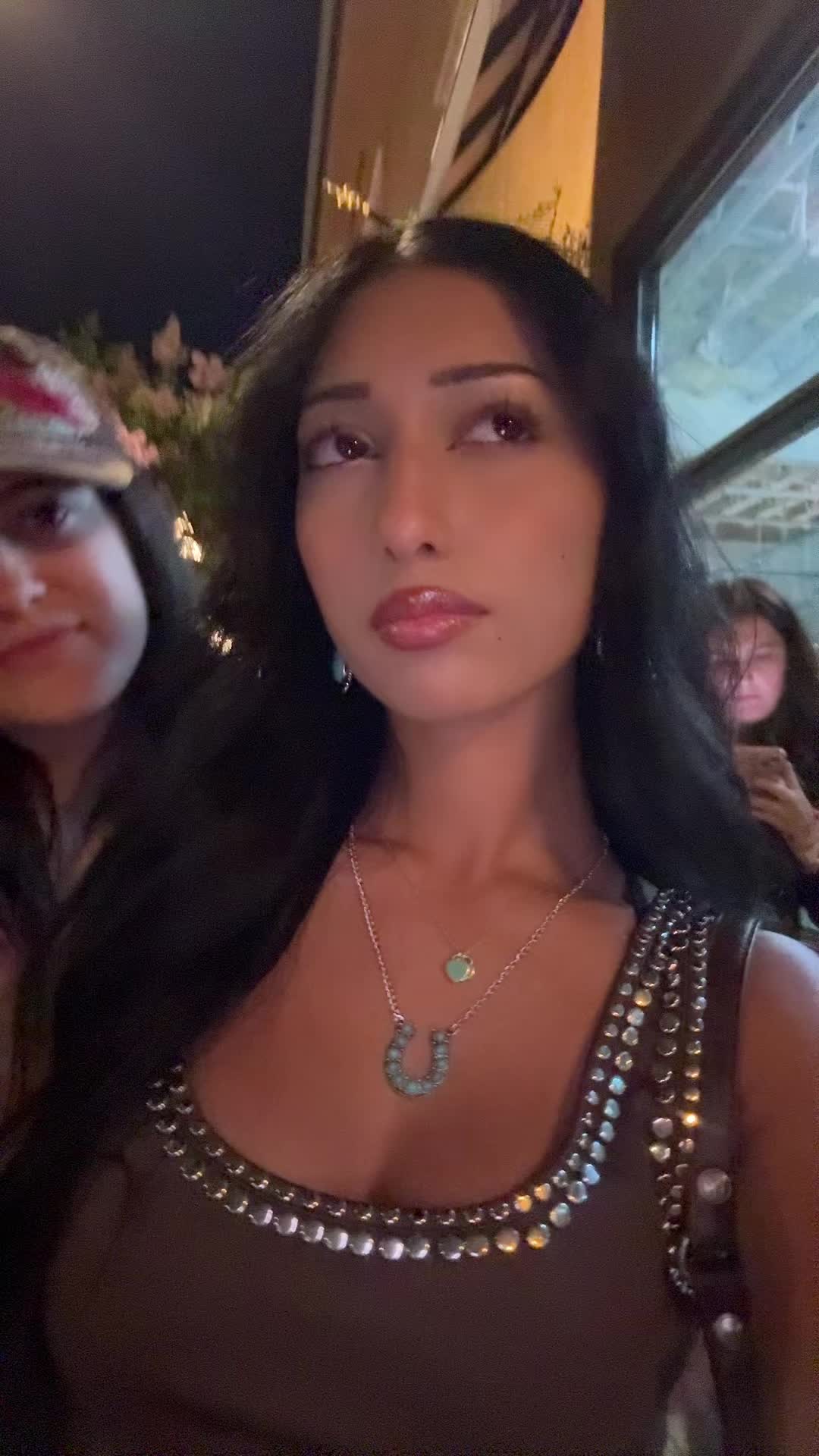 @momospersonalshopper