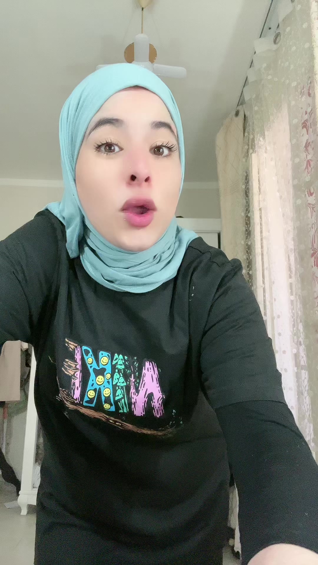 @بثينة شيبان Bouthaina Chibane