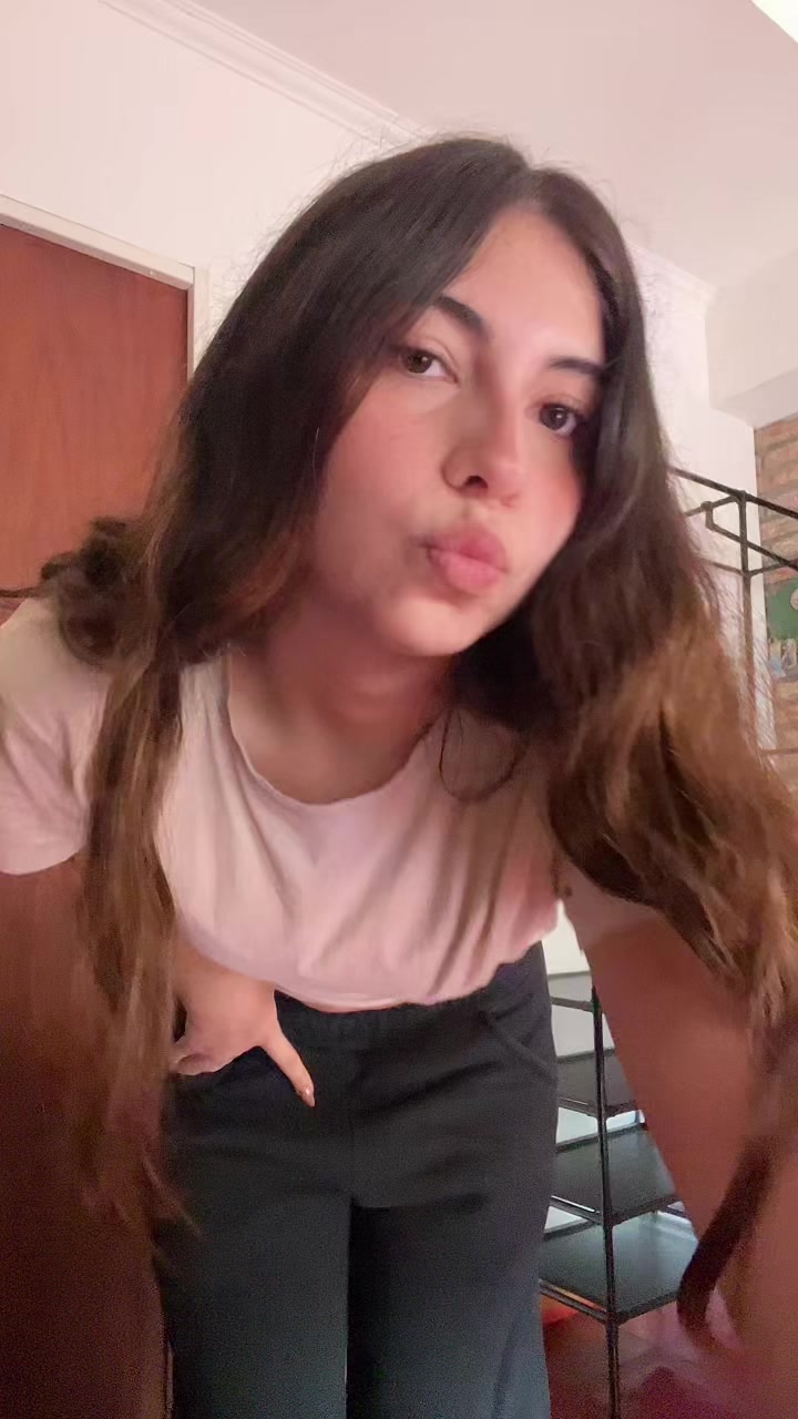 @Julia Valentina