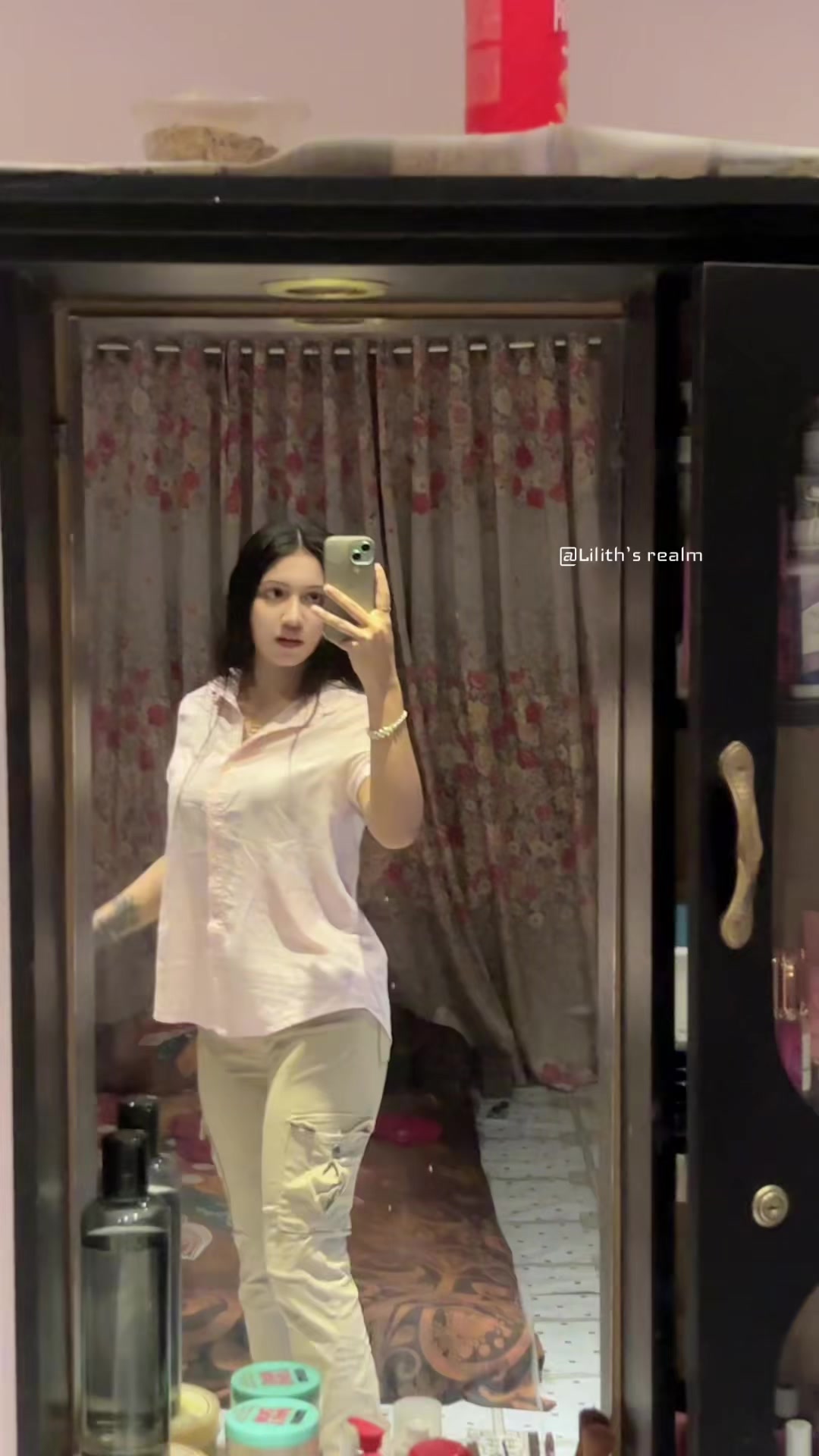 @lilithvibes0