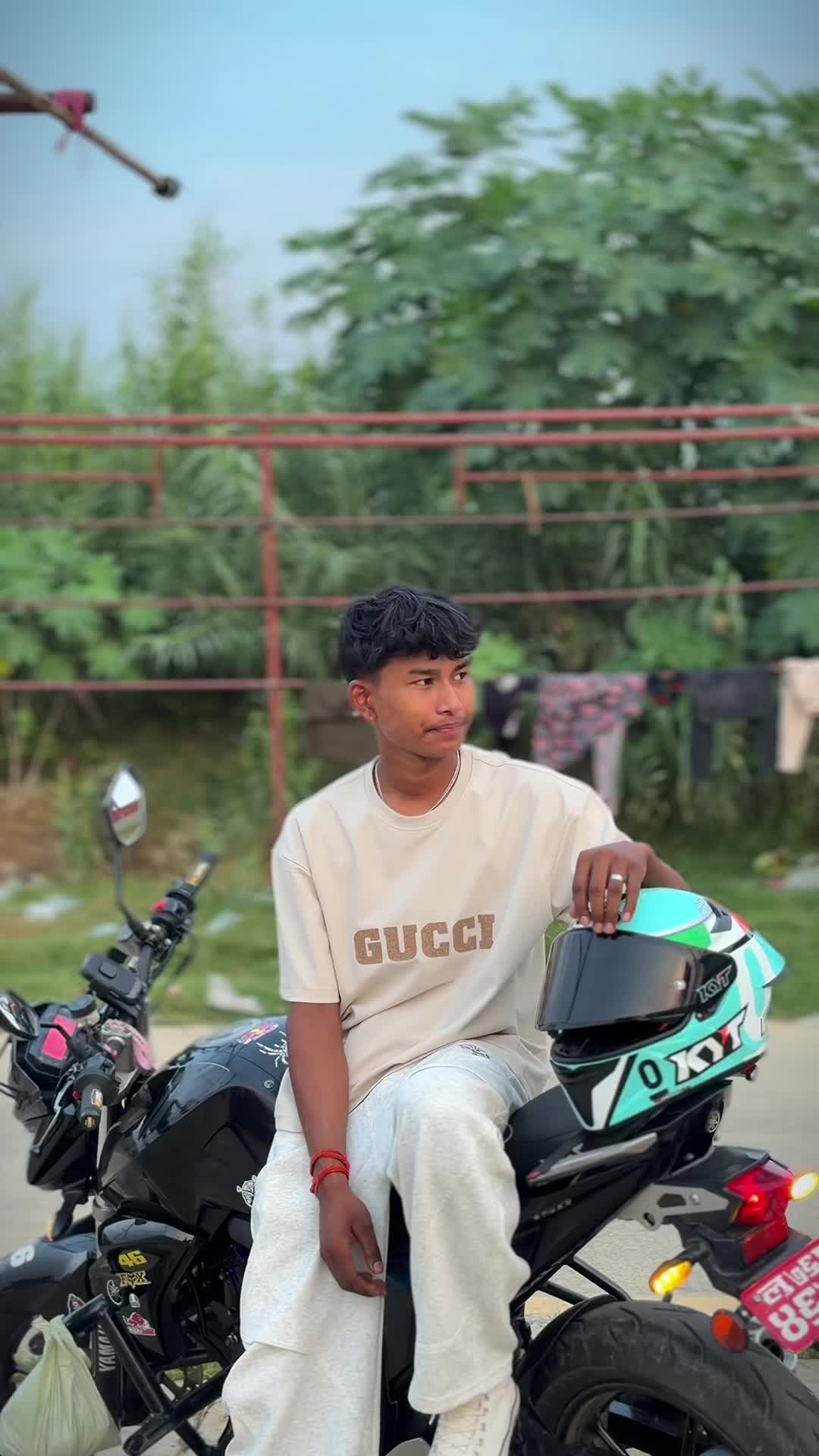 @🖤