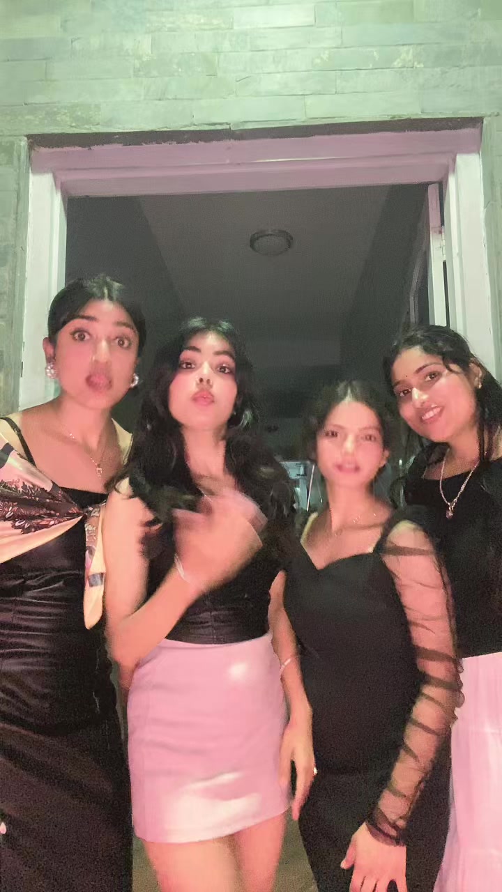 @Aarti Yadav🦜🦋