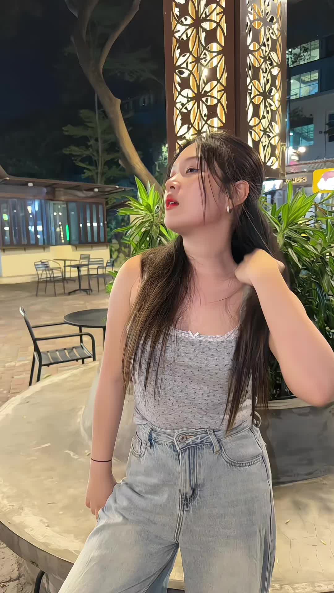 @Elziee_