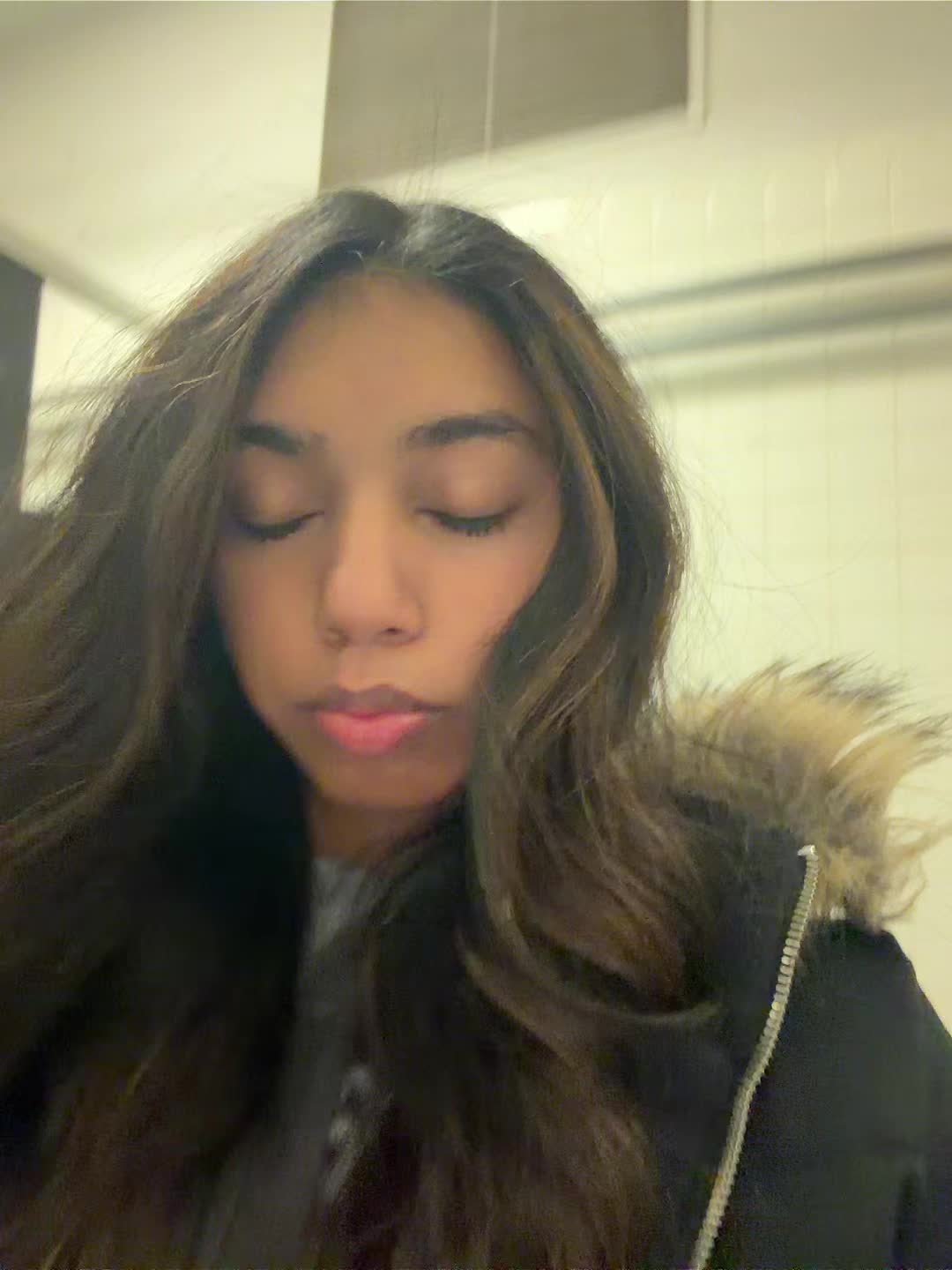 @Niesaa.