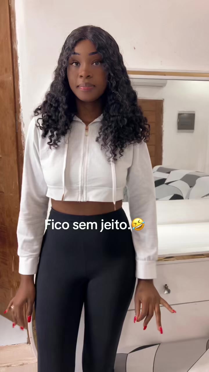 @Pequena Eliane
