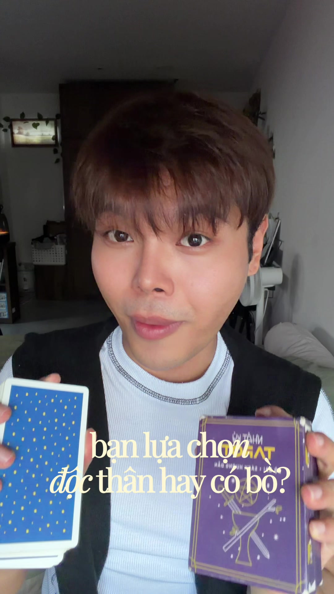 @Một chiếc &ocirc;m nhỏ ch&iacute;u