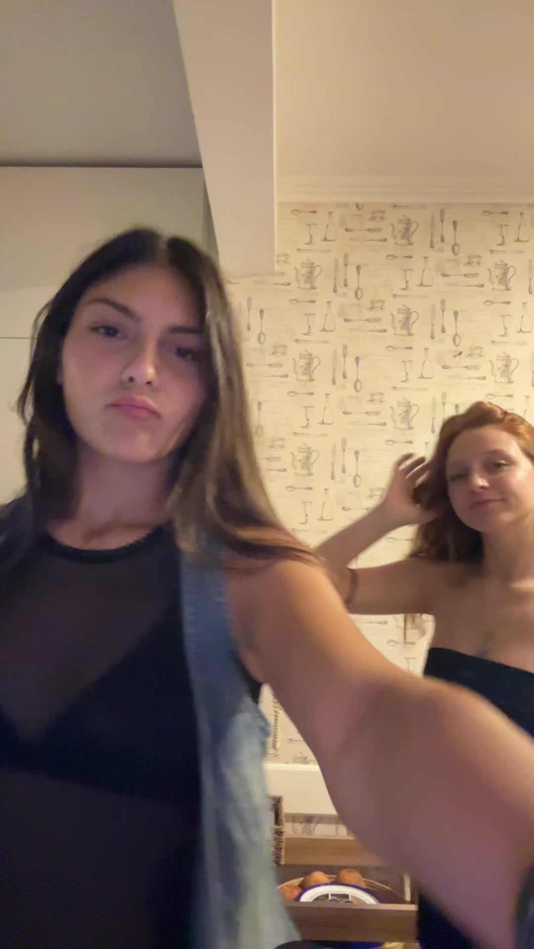 @emiii$