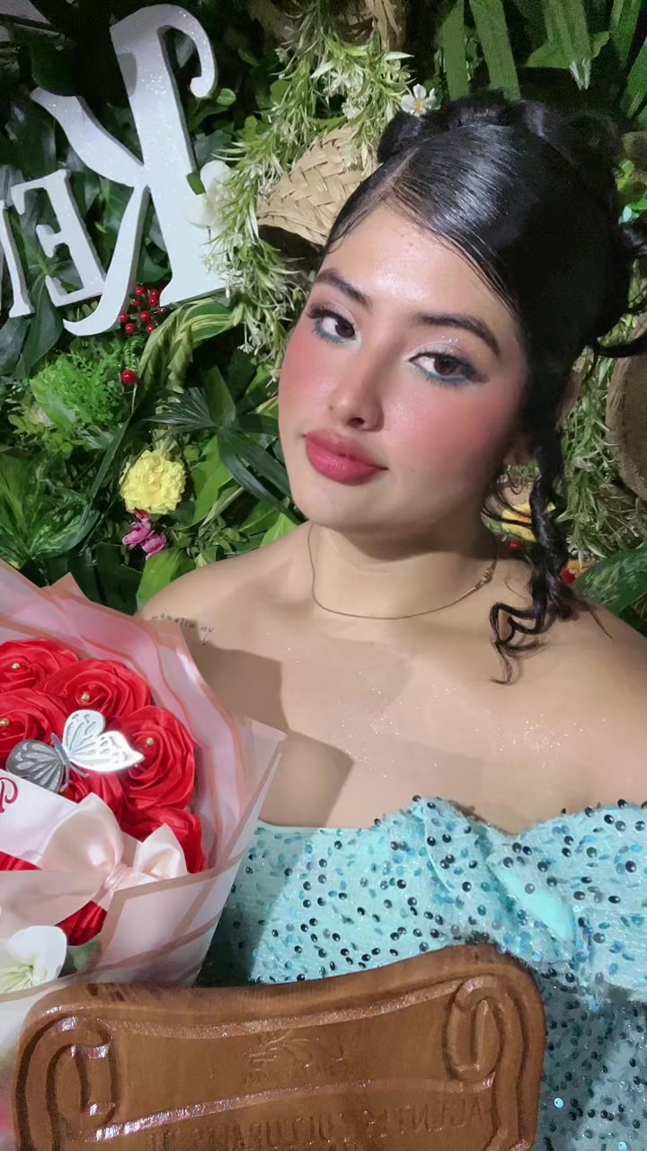 @𝒦𝓂