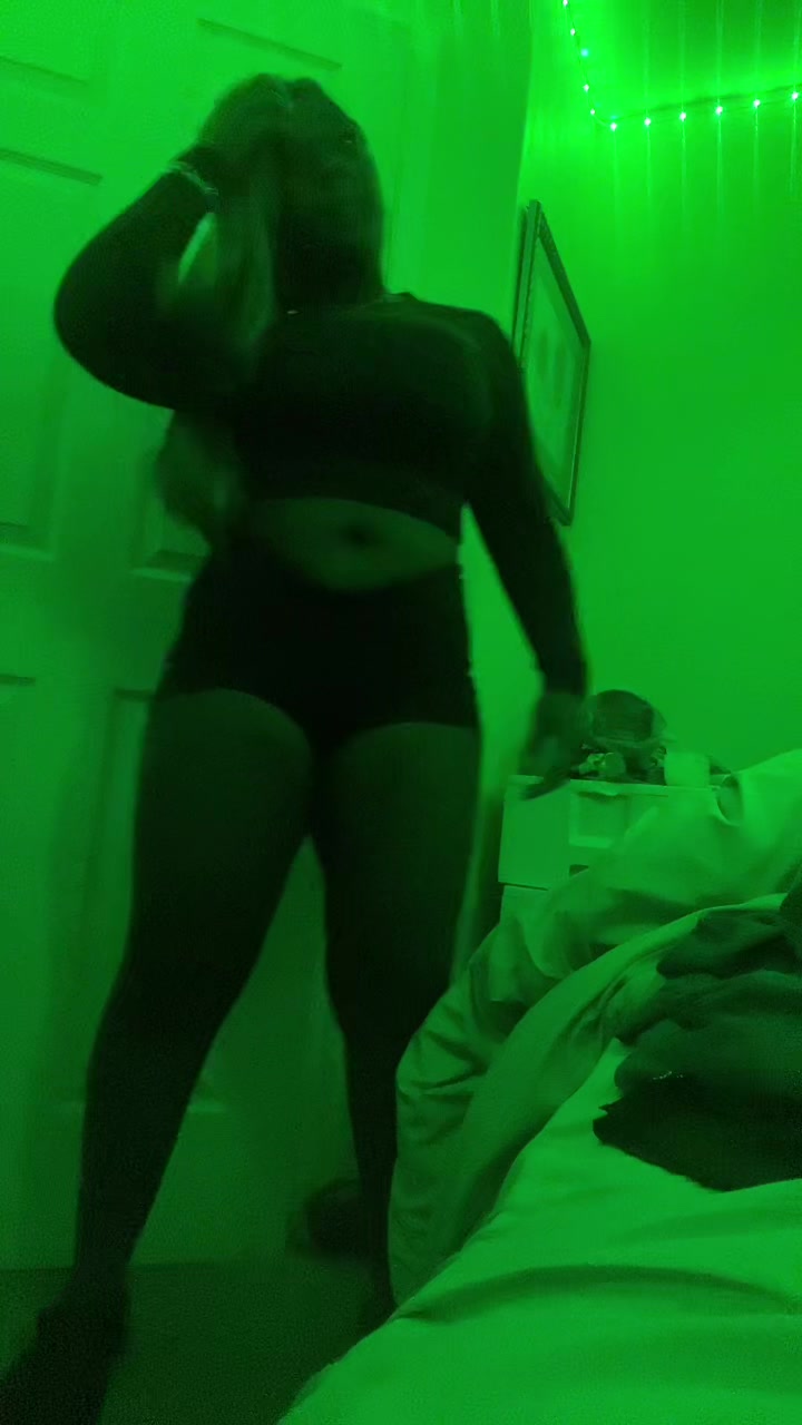 @cutedarkskin0512