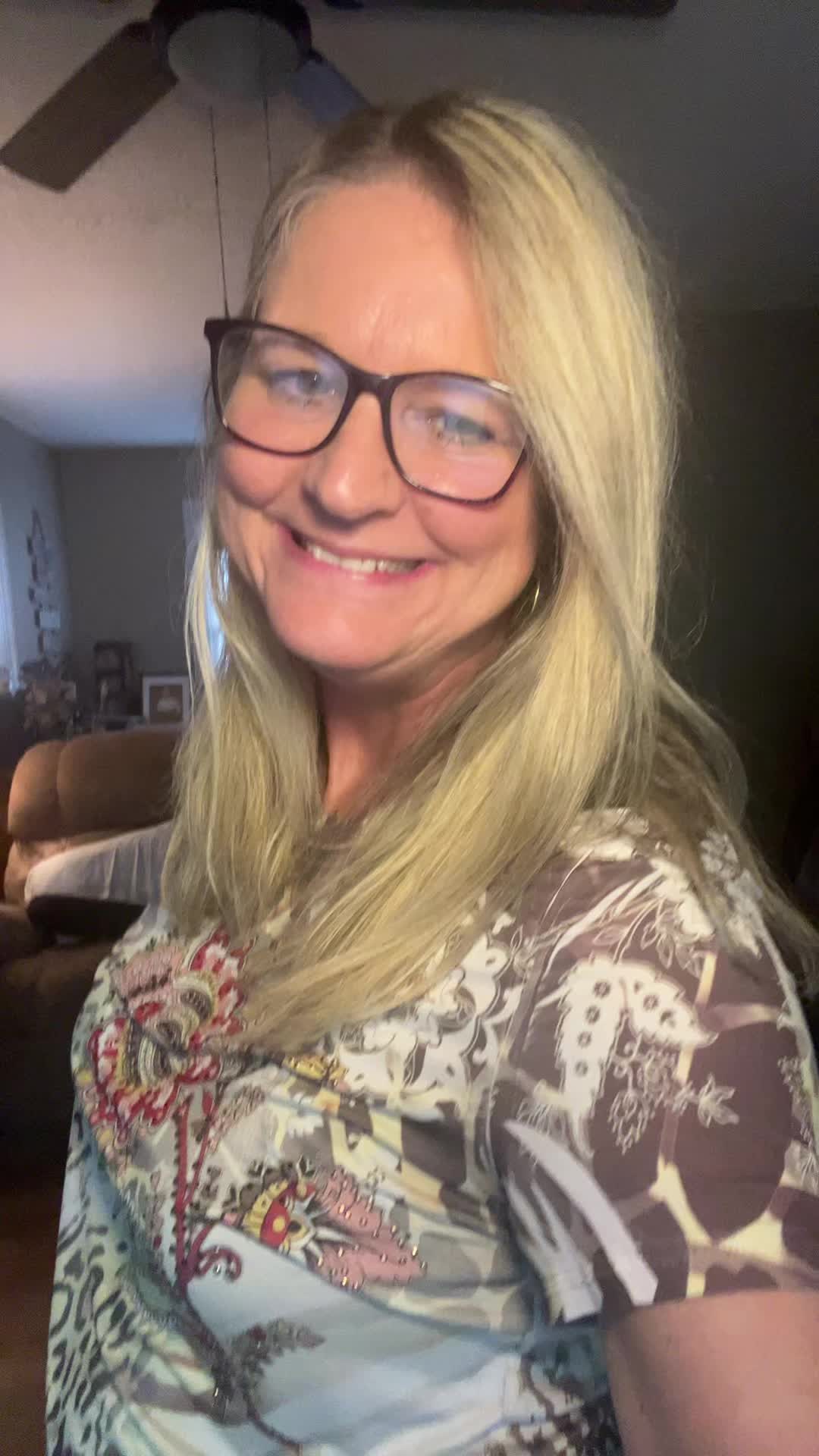 @Julie&ensp;Katina
