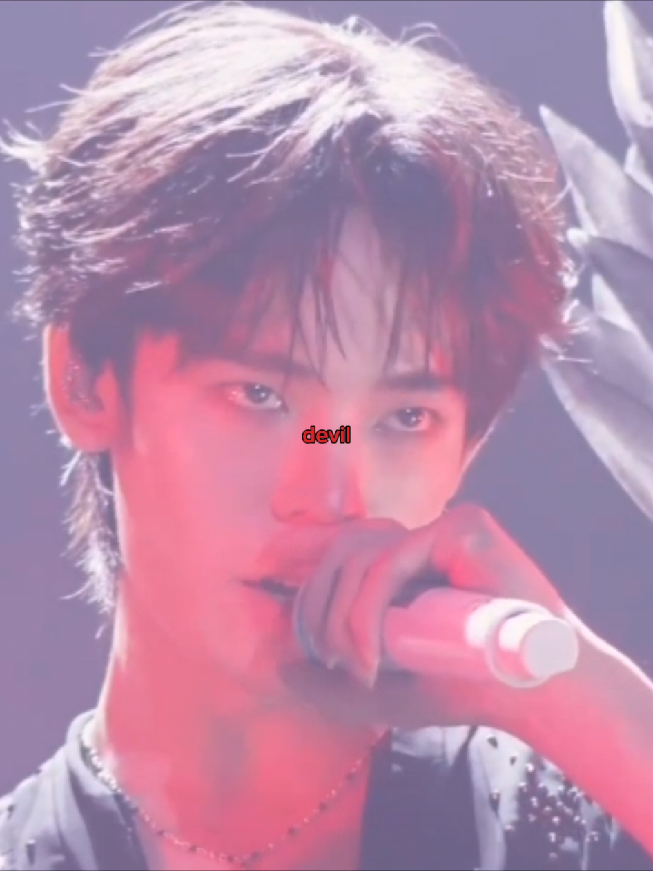 @𝑚𝑜𝑙𝑥𝑧 ⋆