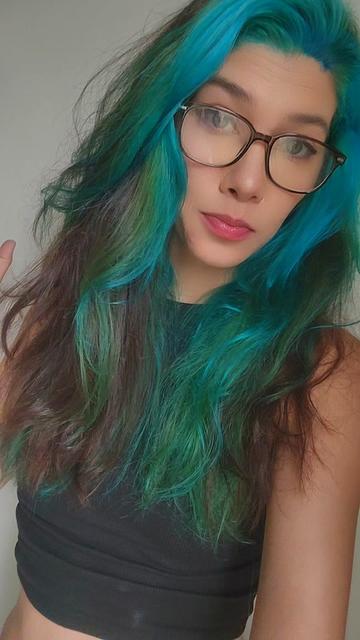 @Thegirlwiththecursemark