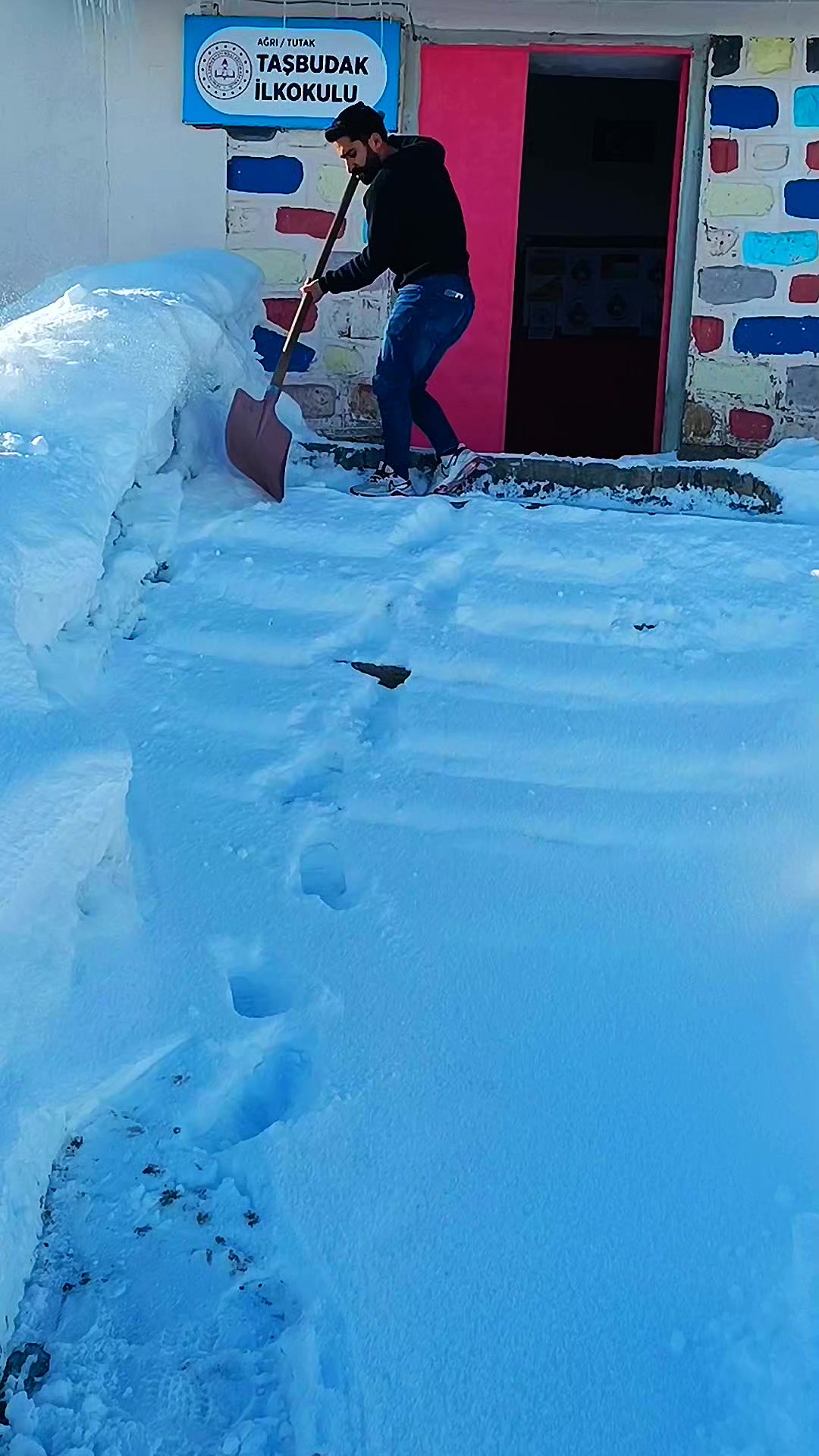 @&Ouml;zkan Boz☑️