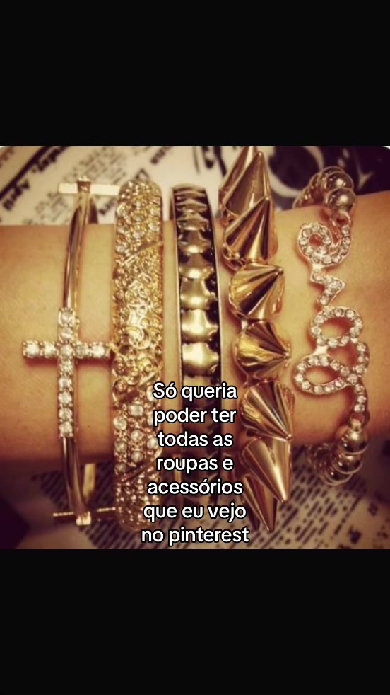 @𝒱ℯ𝓁𝓋ℯ𝓉ℬ𝓁ℴℴ𝓂𝒢𝒾𝓇𝓁 👑🩷