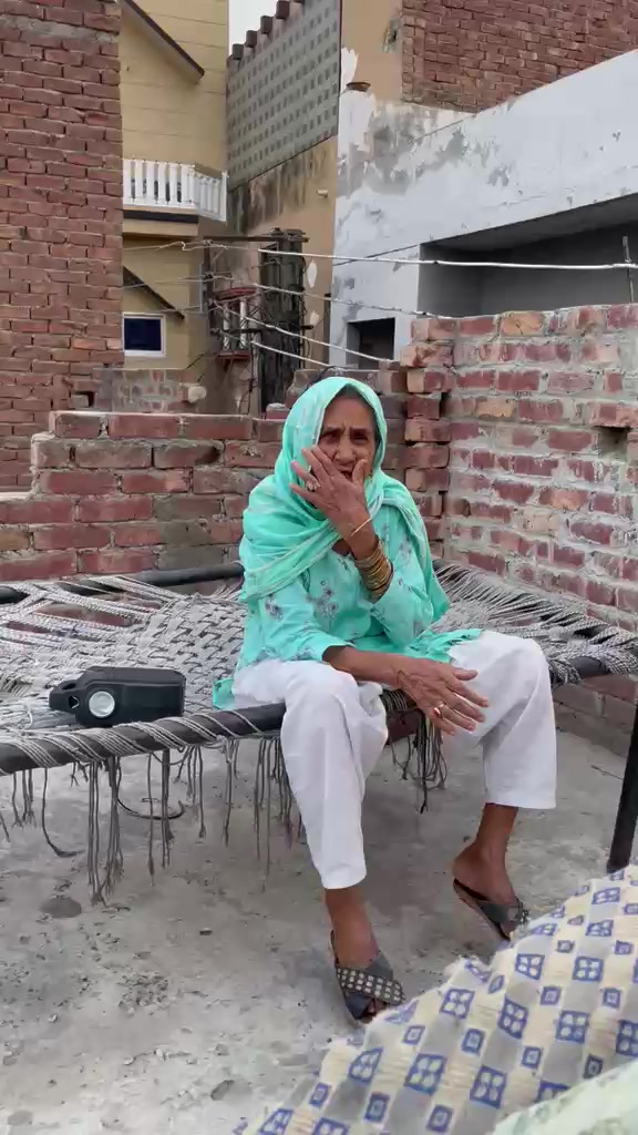@Mari pyari Maa