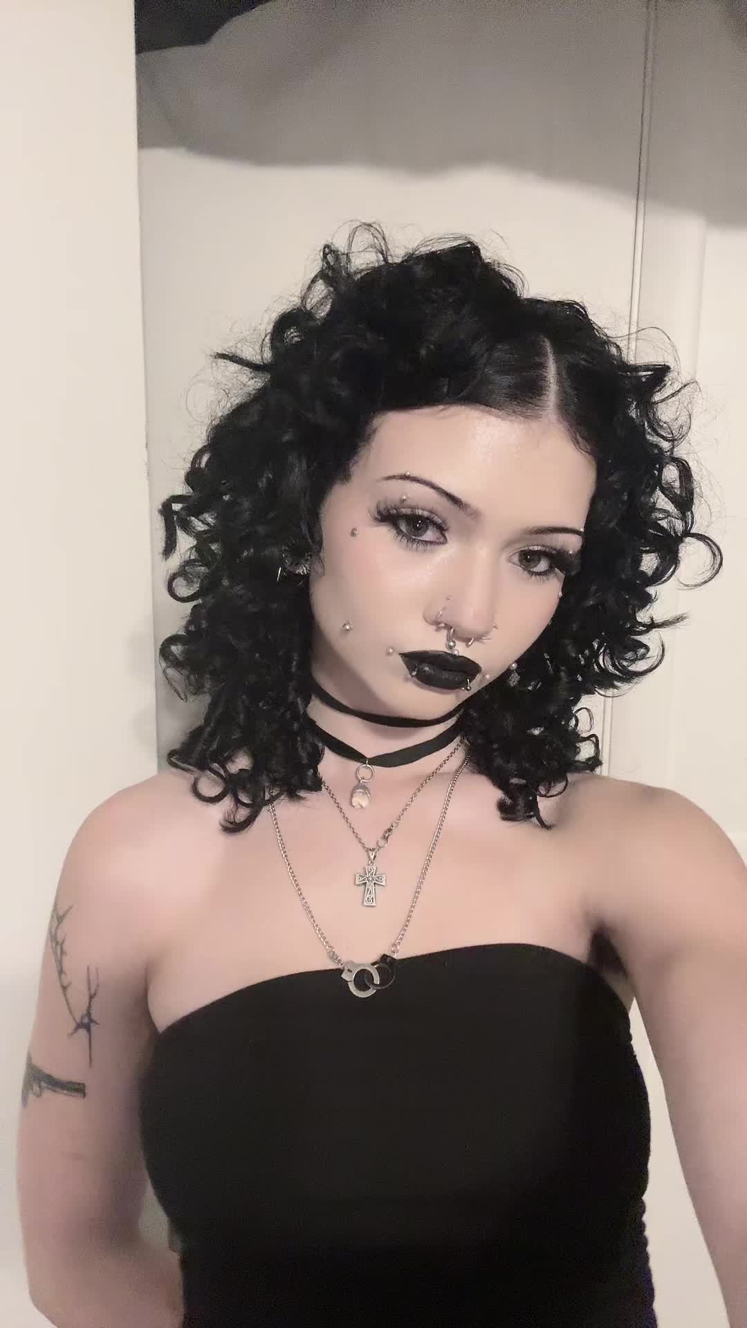 @miss.porcelain_