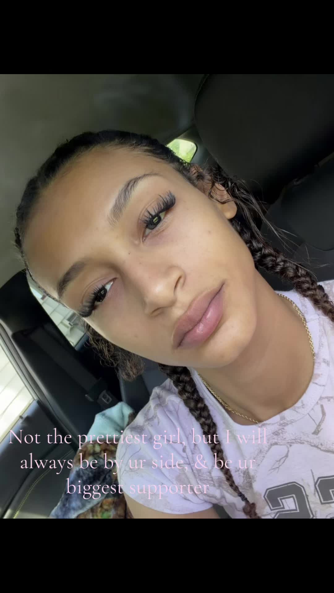 @urlocalhotweirdo