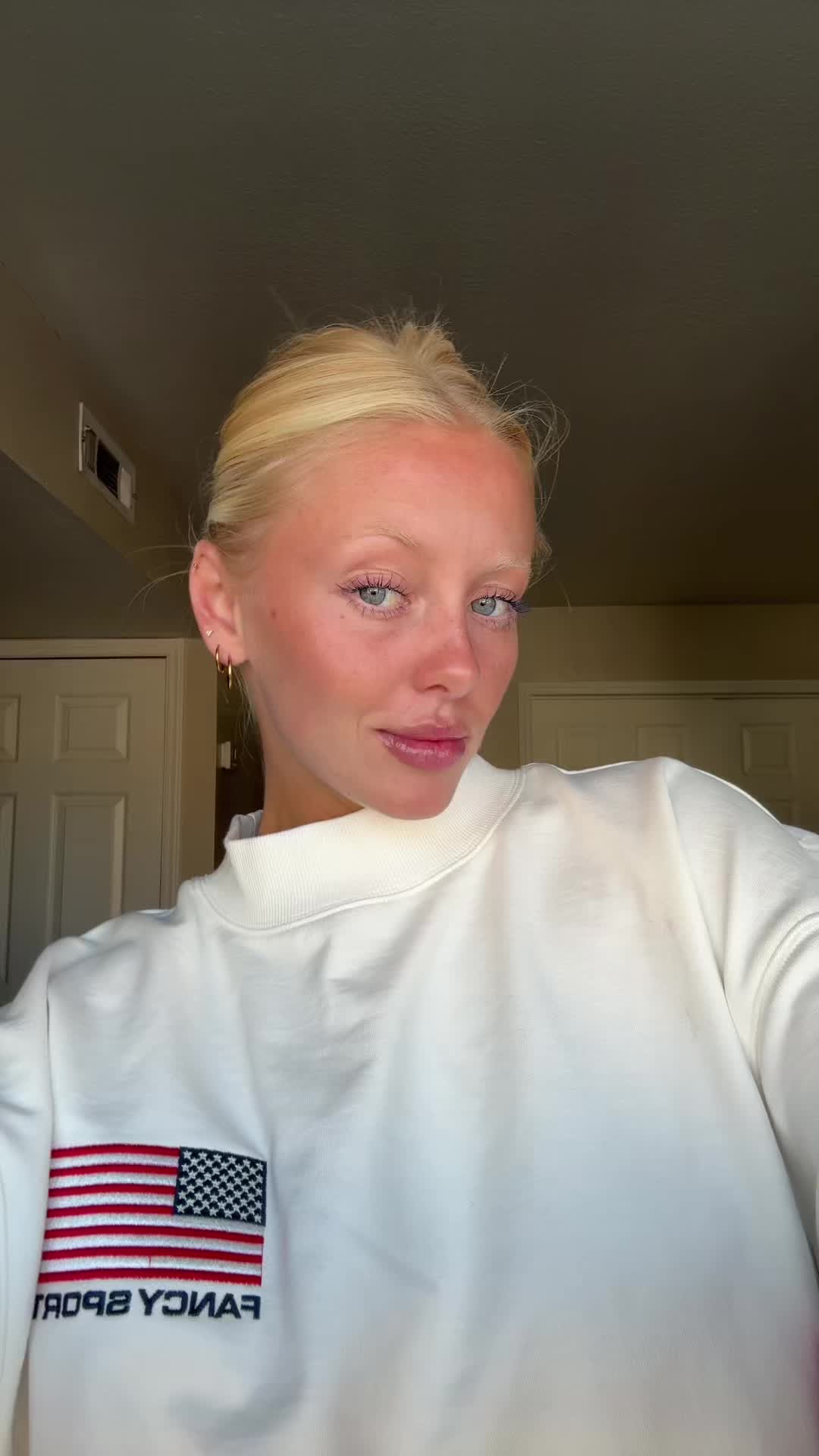 @Jacqueline Capri