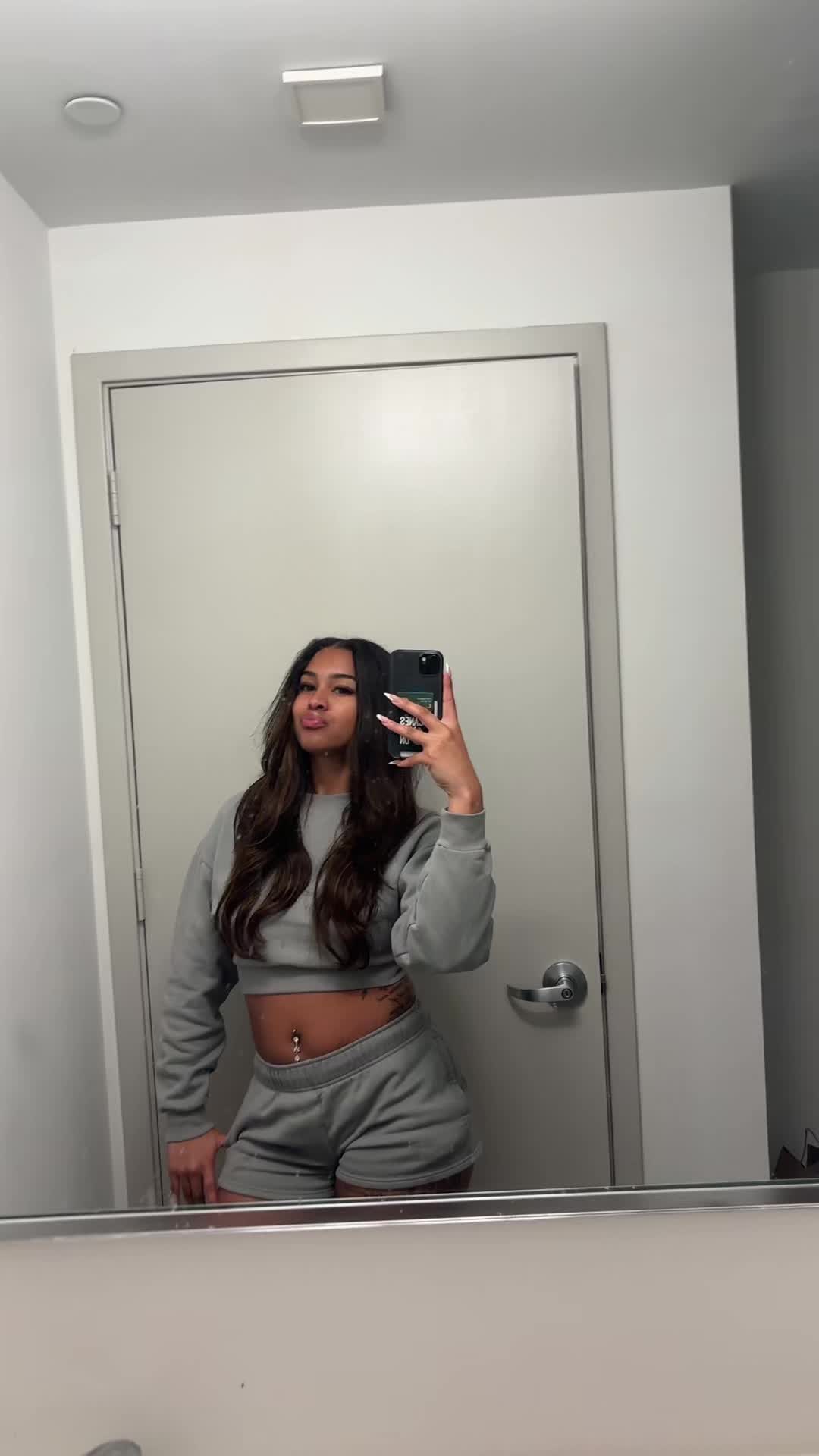 @Tati💕
