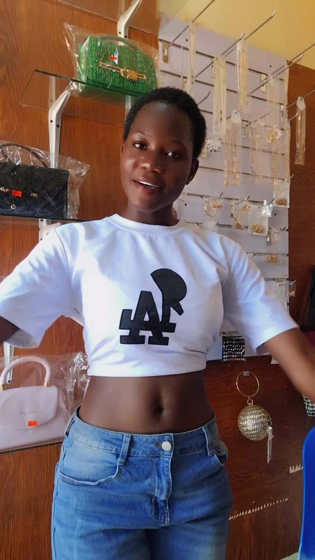 @model trisha 256