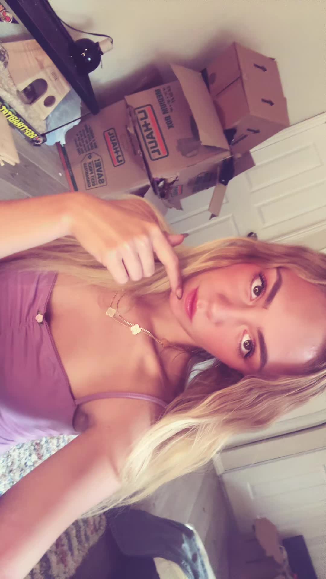 @Lovely_Layyy