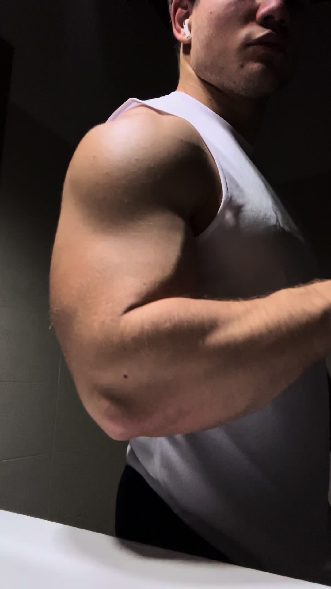 @simoù