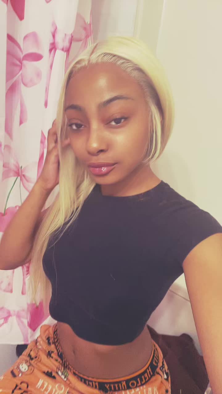@🦄