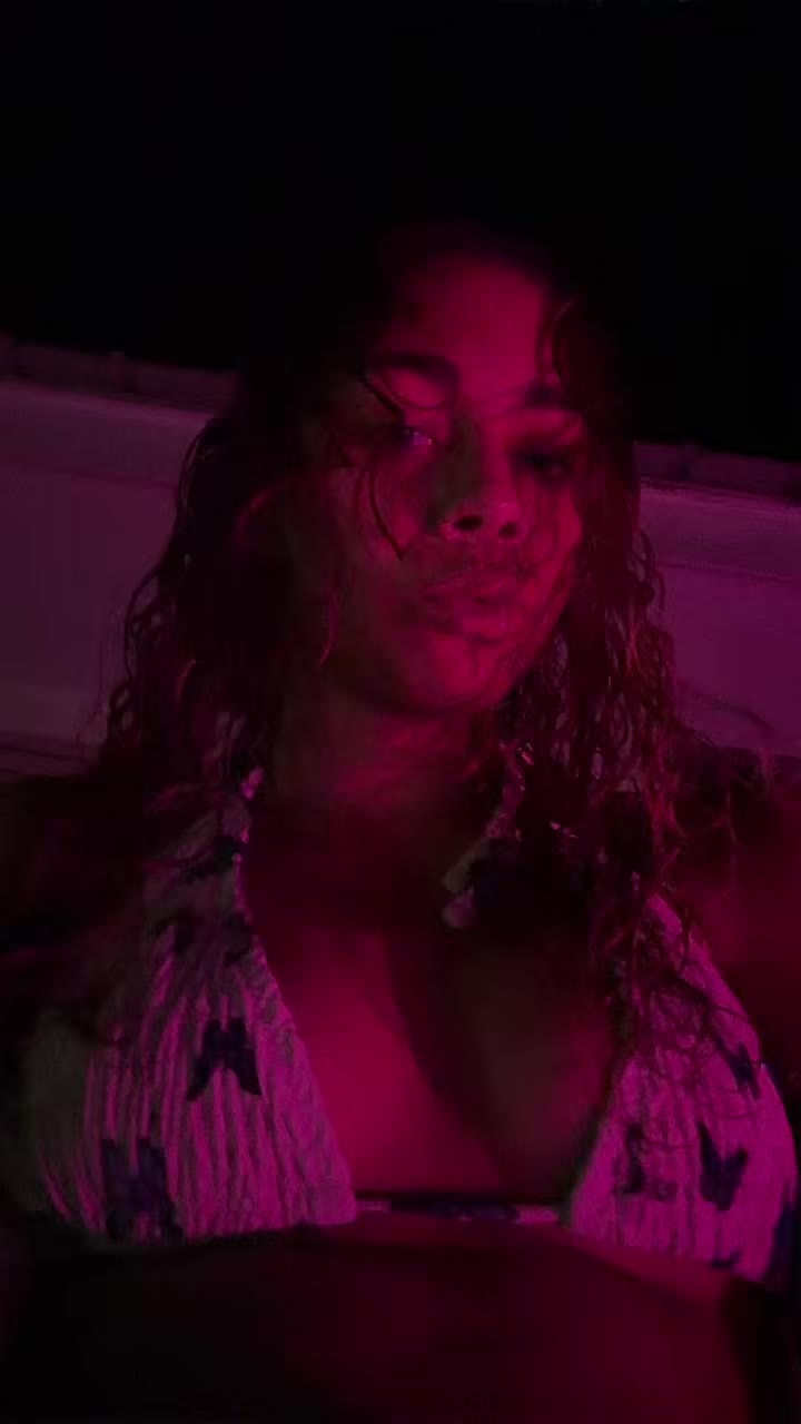 @pretty menace 🎀 ᥫ᭡