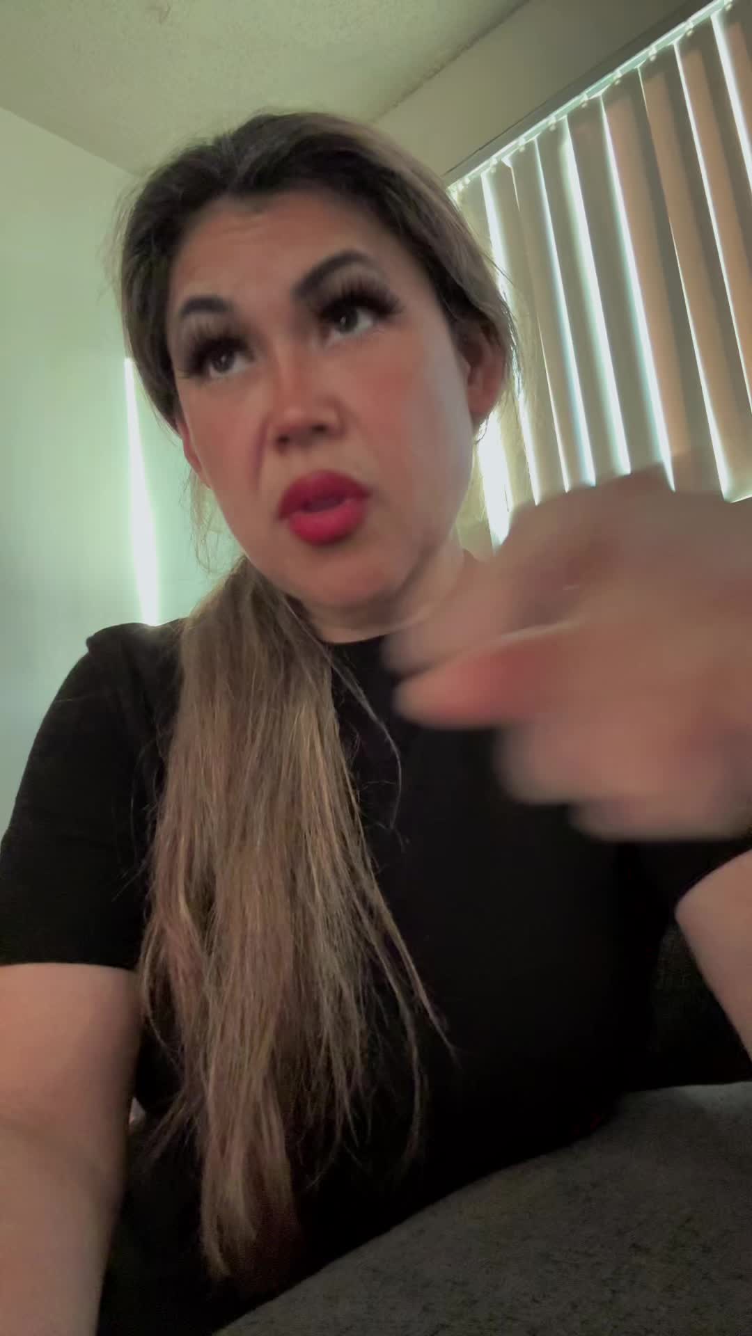 @Blingedbysonia
