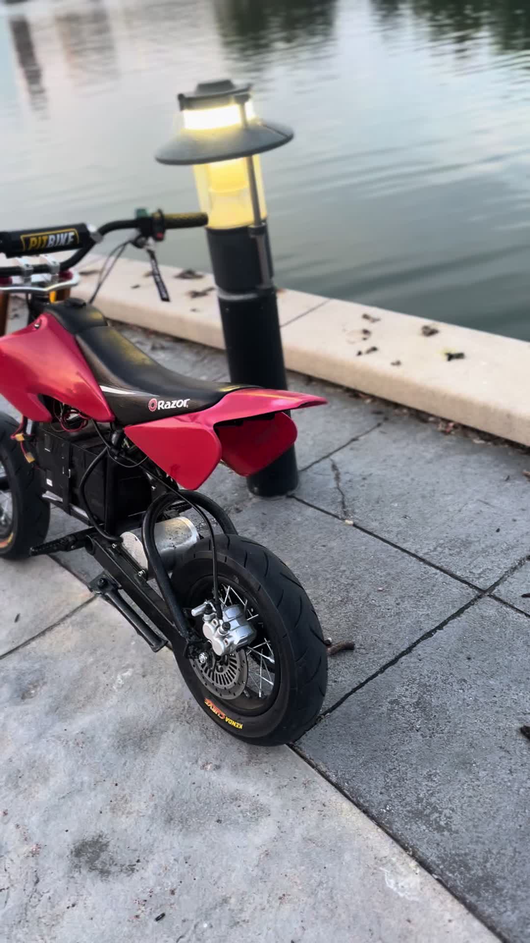 @rzr.max.