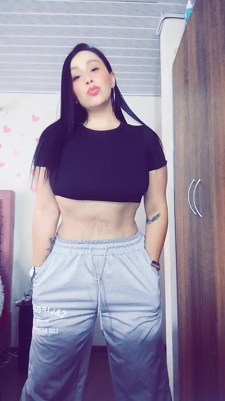 @BELLA TORRES