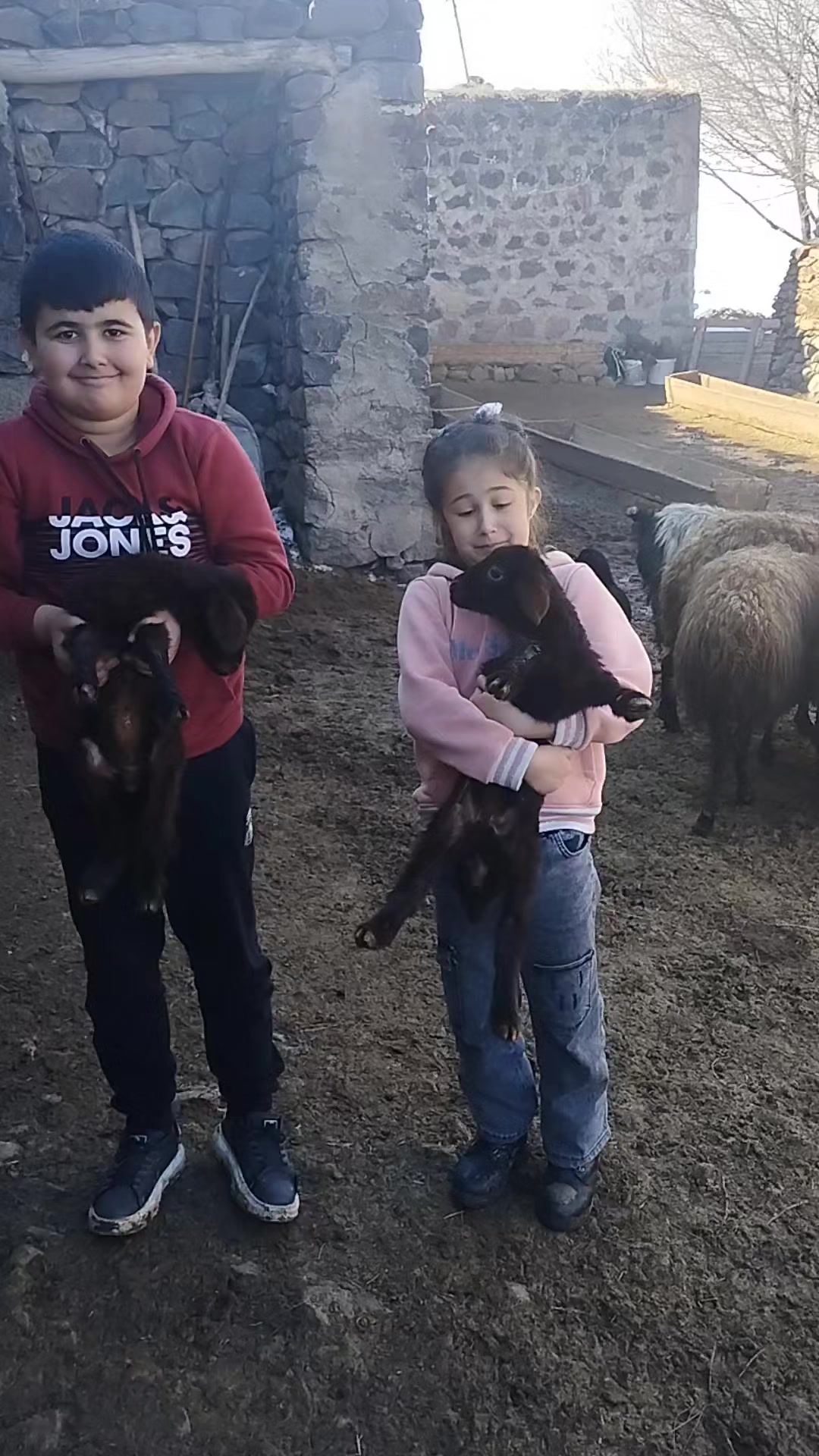 @EFE. &Ouml;ZG&Uuml;VEN 76