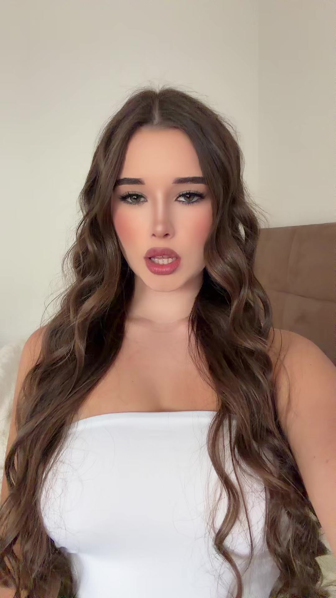 @аник