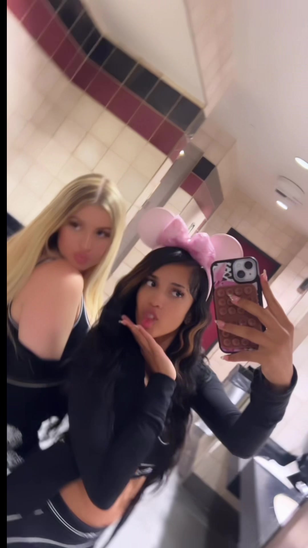 @rachelkrajj