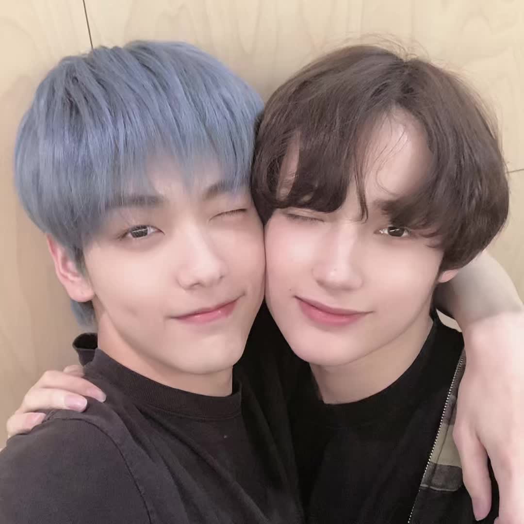 @lain🐶| is seeing txt! ˣʰ