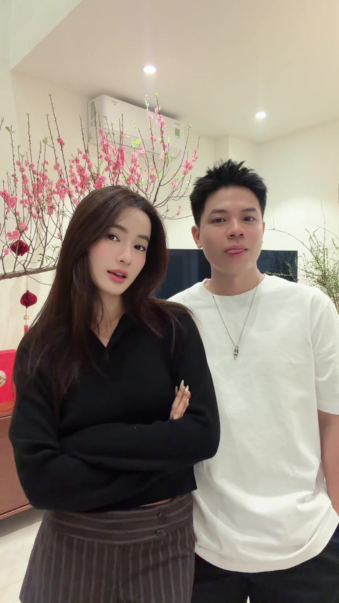 @Uy&ecirc;n Fang