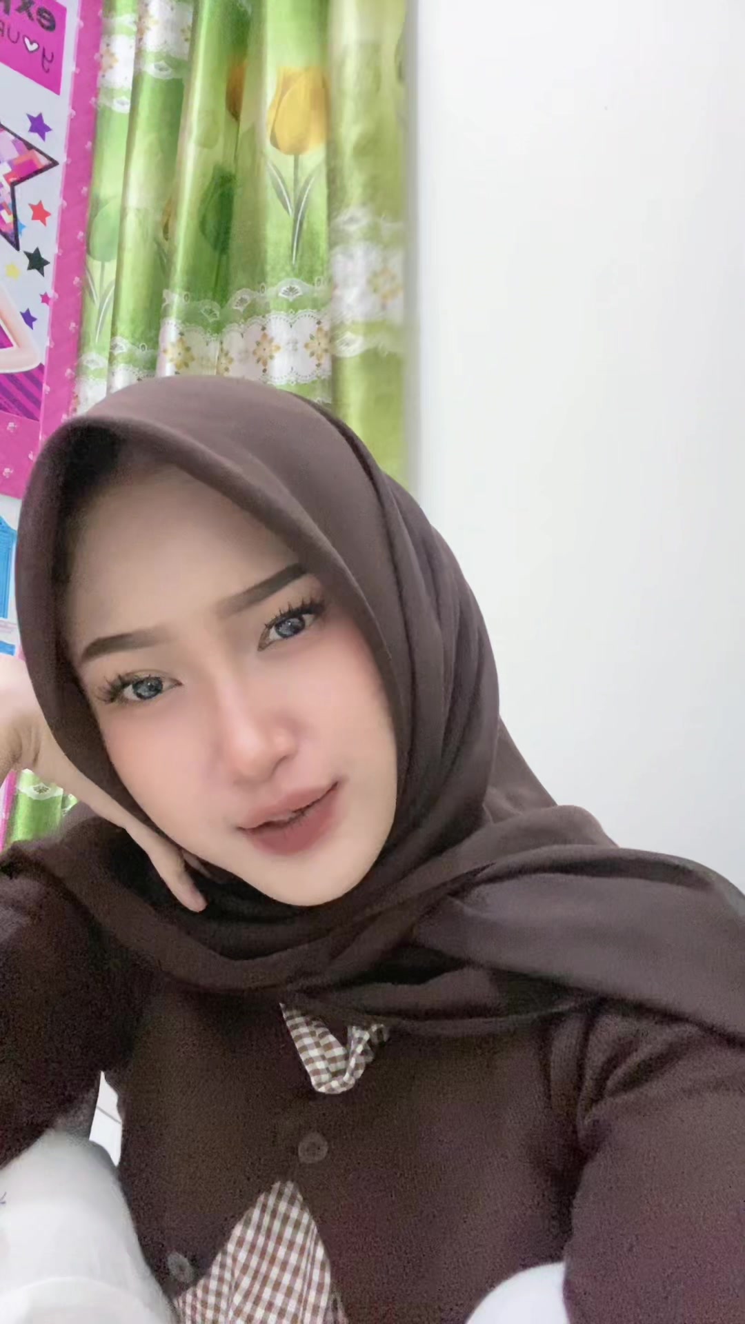 @pyolll4