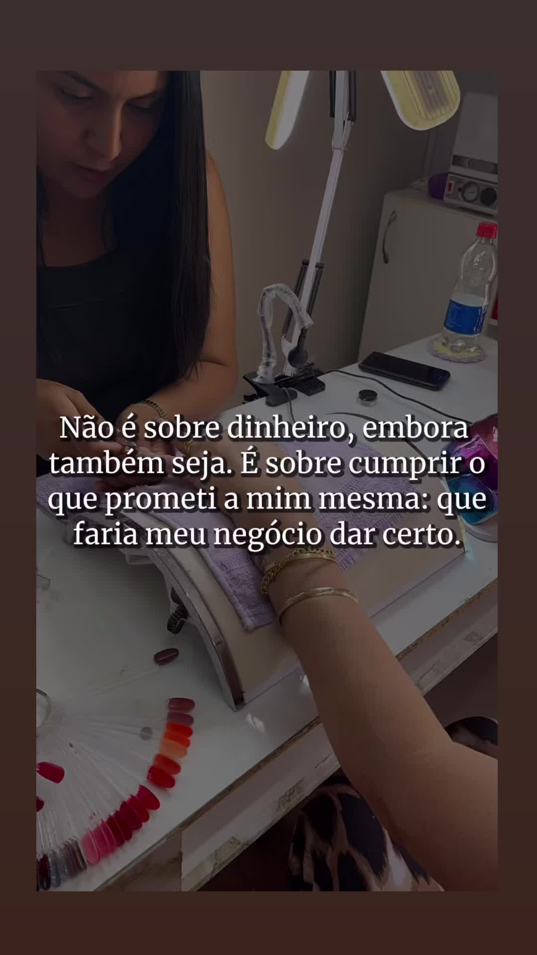 @Ari Nails